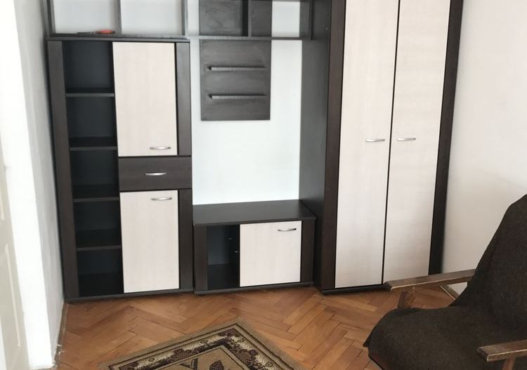 Apartament cu 3 camere, 54 mp utili, balcon, Cetate, Alba Iulia - Poză 1