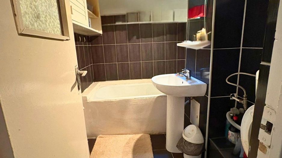 Garsonieră decomandată  zona centrală 30,29 M² - Poză 5