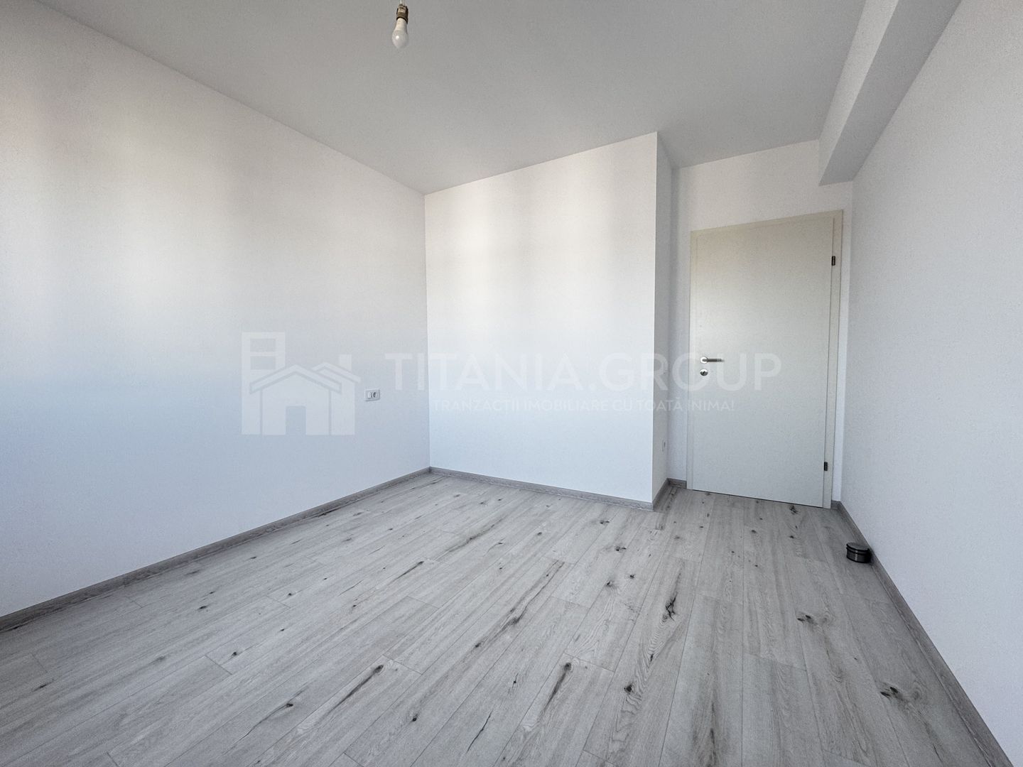 Apartament nemobilat, 3 camere, 2 băi, parcare, boxă, Casa Nobel Coresi - Poză 10
