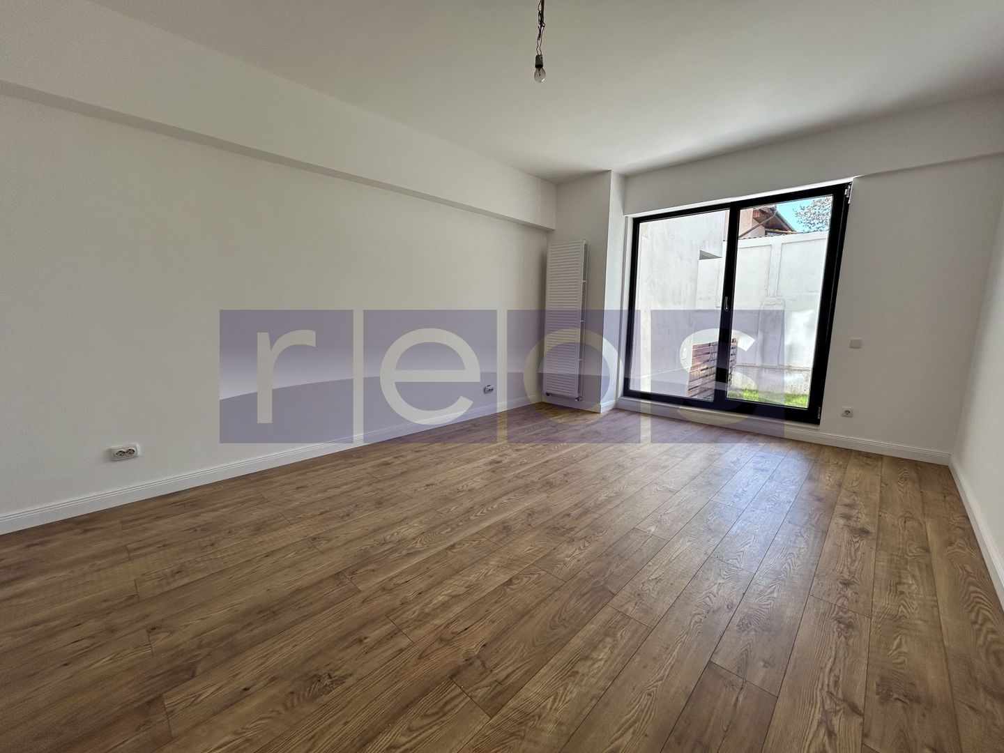VANZARE APARTAMENT 3 CAMERE + CURTE 150 MP | ZONA ANDRONACHE | RENOVAT - Poză 3