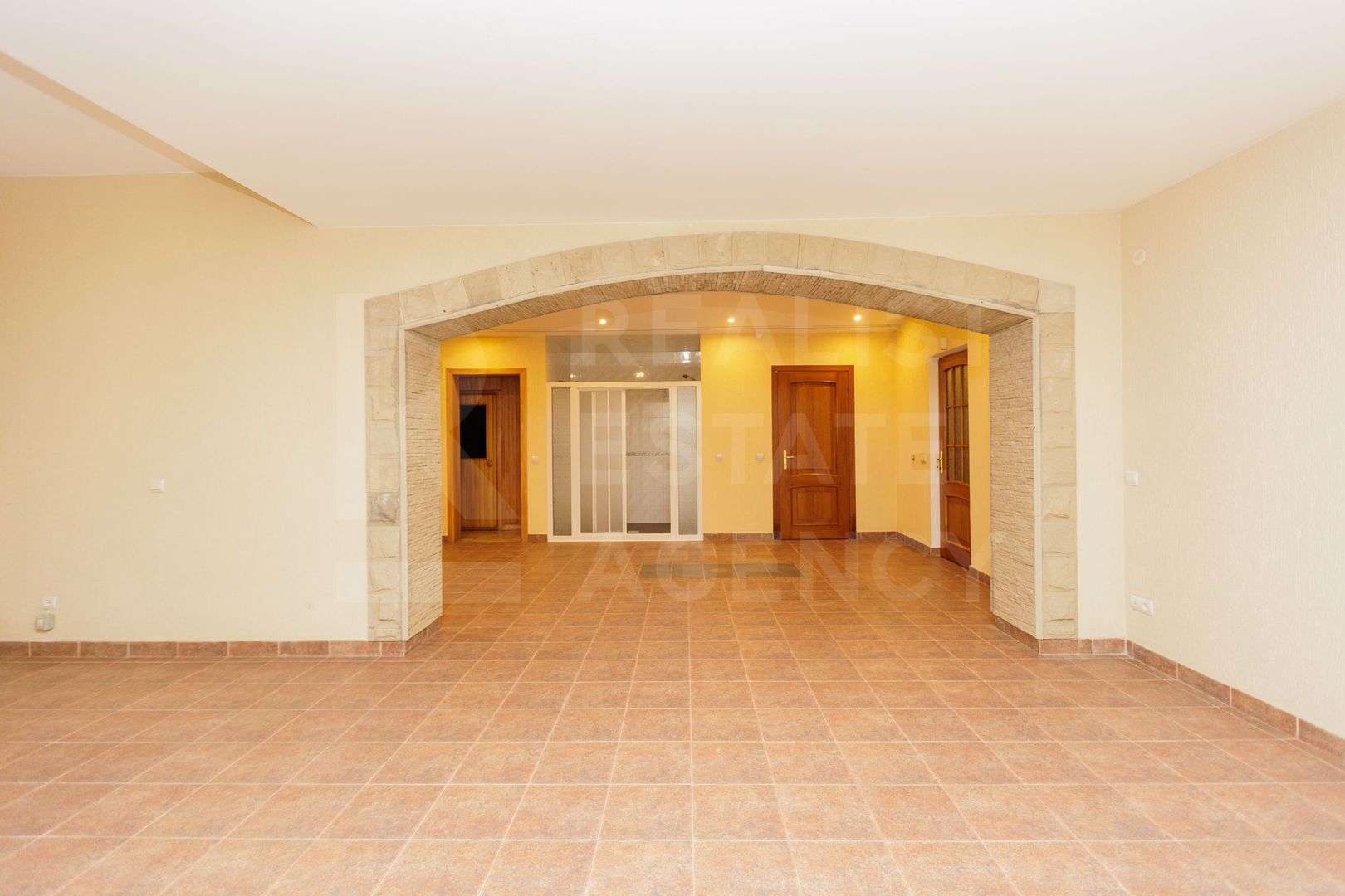 Chirie, casă, 7 camere, str. Galbena, Centru - Poză 15