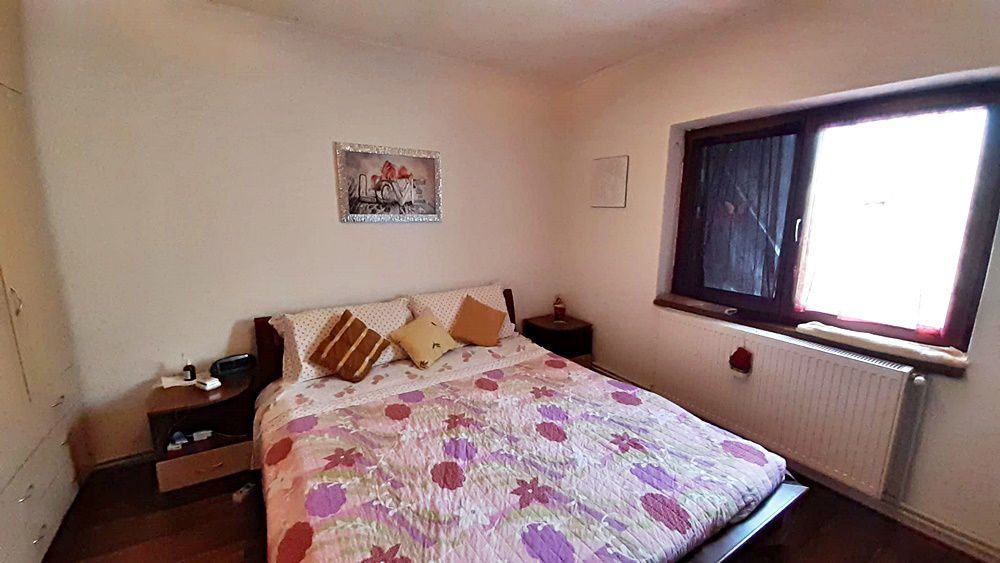 In Feldioara, la 17 Km de Brasov, apartament 2 camere, 43000 euro - Poză 10