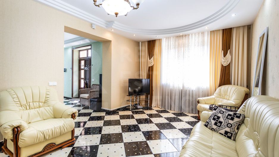 Vânzare, casă, 5 camere, str. Gura Văii, sect. Riscani - Poză 9