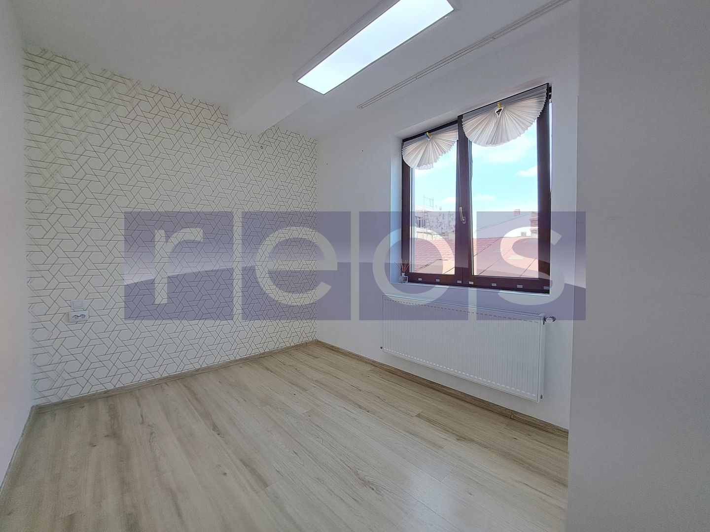 INCHIRIERE VILA P+2+M | ZONA MIHAI BRAVU - Poză 18