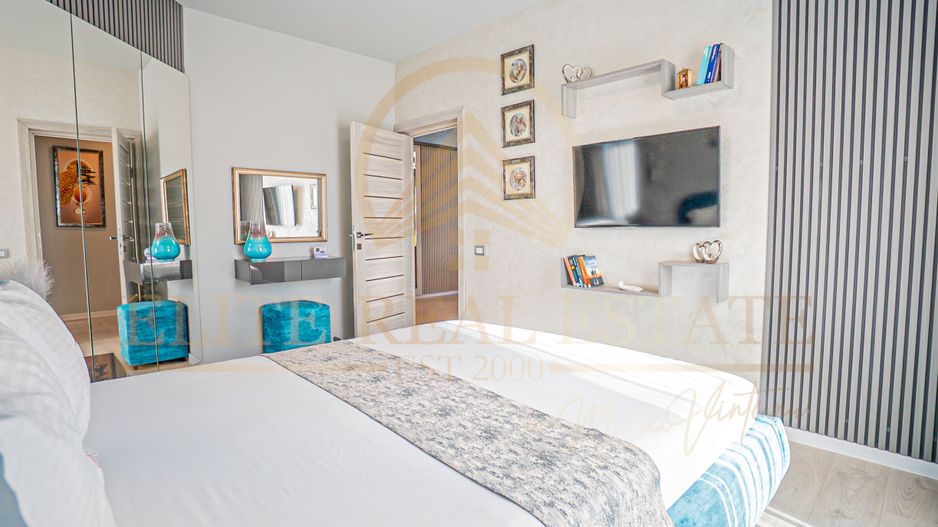 Răsărit peste mare, apus peste lac – apartament premium în Mamaia - Poză 11