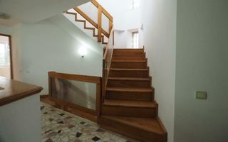 Vilă Generoasă de Vânzare – Piața Domenii, Locație Excelentă - Poză 15