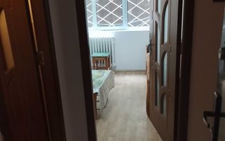 # vand 2 camere cămin (unite) cu hol și baie 32 mp, parter - Poză 4