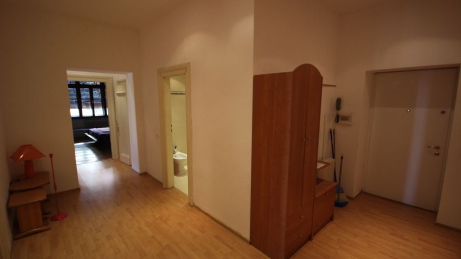 Apartament deosebit cu 3 camere în zona P-ta Victoriei - Poză 14