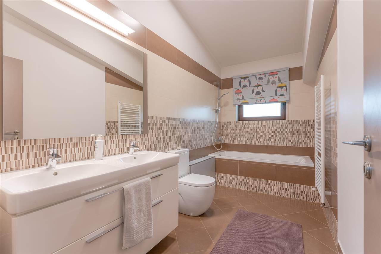 Calitate si confort in Cristian - Poză 23