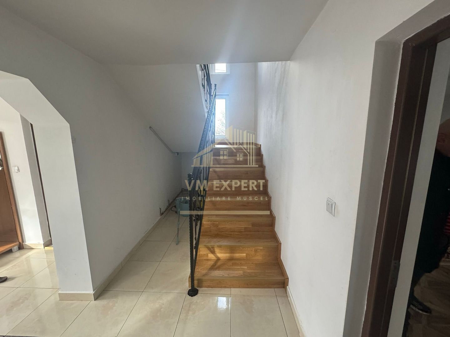 VILA 5 CAMERE TEREN 1200 MP, LAZARESTI (SCHITU GOLESTI) - Poză 9