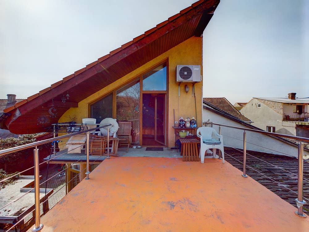 Casă generoasă în Grădiște - Poză 19