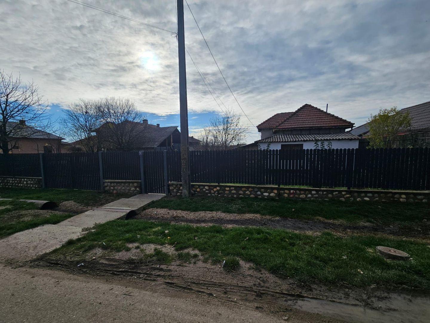 Casa si teren 3500 mp, Stefanesti - Golesti - Poză 15