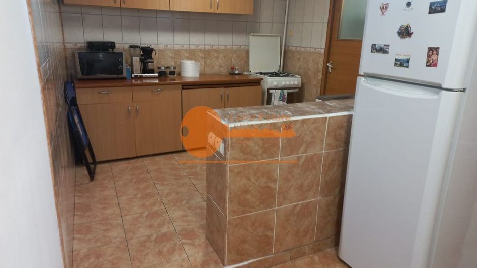 Casa de vanzare in Giulesti-Bd. Constructorilor - Poză 3