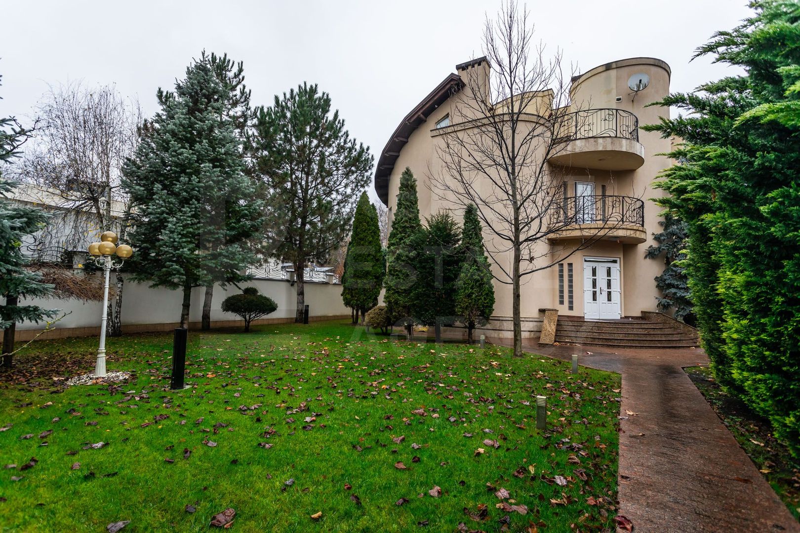 Chirie, casă, 3 nivele, strada Ghidighici, Buiucani - Poză 1
