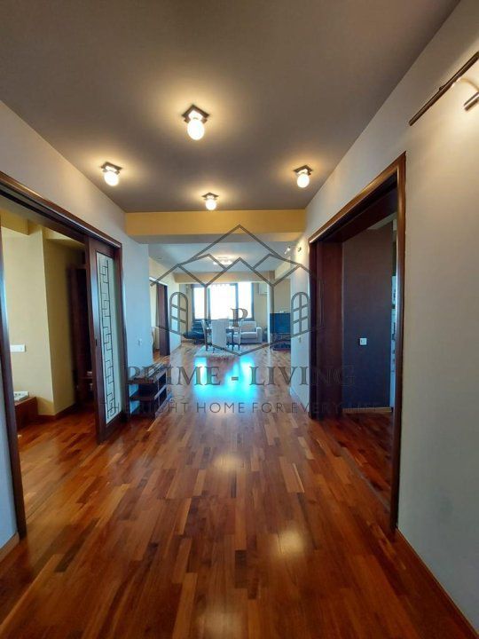 APARTAMENT CU 3 CAMERE, ULTRA-CENTRAL SI FOARTE SPATIOS LA VANZARE - Poză 11