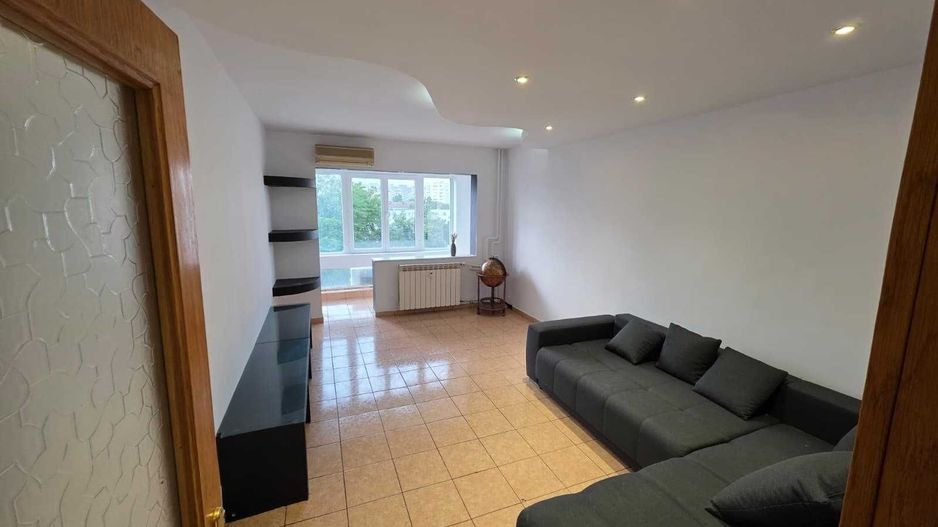 3 camere spatioase, AC, dressing generos, zona linistita Titan - Poză 1