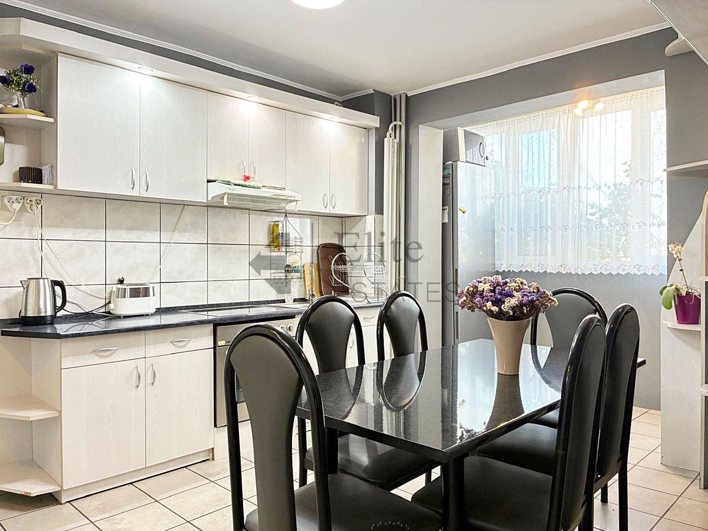 Apartament cu 3 camere de inchirat central in Oradea - Poză 1