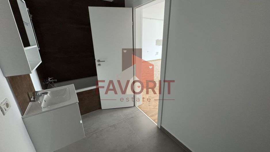 Etaj intermediar. Loc de parcare. Disponibil imediat - Poză 6