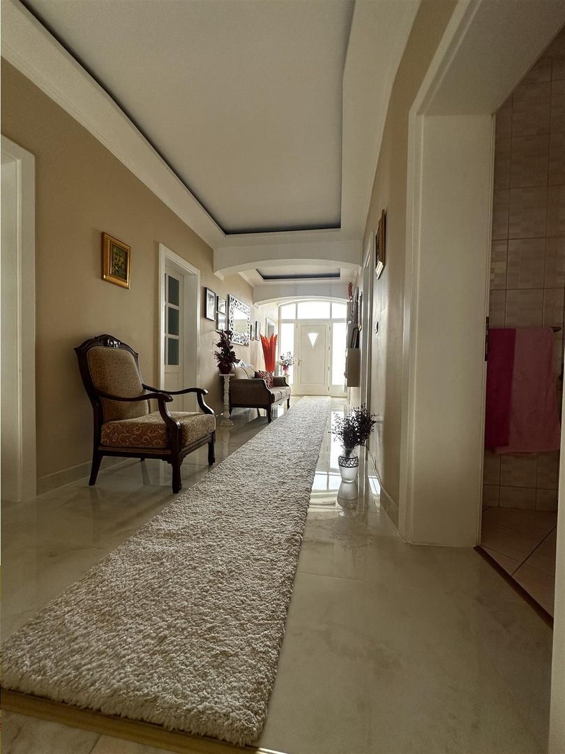 Vila lux cu piscina Sanmartin - Poză 15