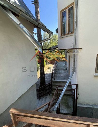 Vila de vanzare, teren 3100 mp, 7 camere, 6 grupuri sanitare, 3 CT, an 1997 - Poză 59