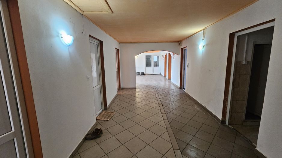 Spatiu comercial/camere cazare - 7 camere 135 mp Baicoi Prahova! - Poză 7