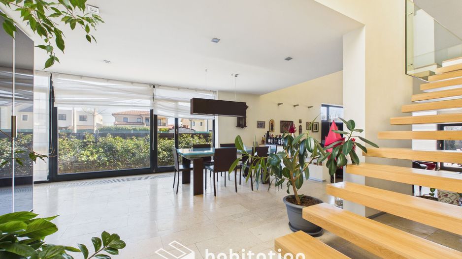 Vilă exclusivistă | 275 mp utili | Teren 700 mp | Garaj & Terasă - Poză 2