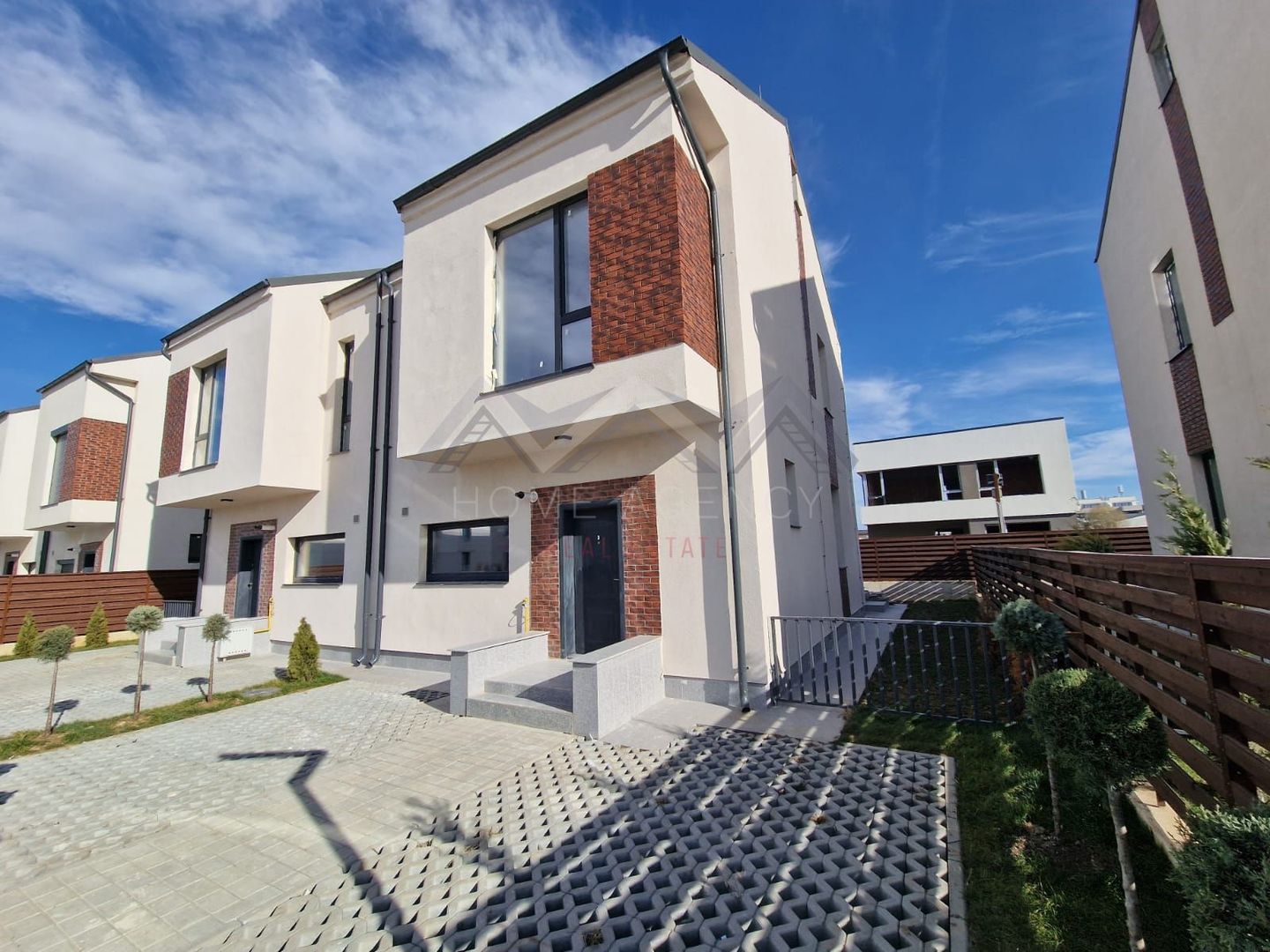 Casă P+1+M de vânzare în Otopeni–Tunari | Ansamblu nou, 3 dormitoare, mobilată - Poză 1