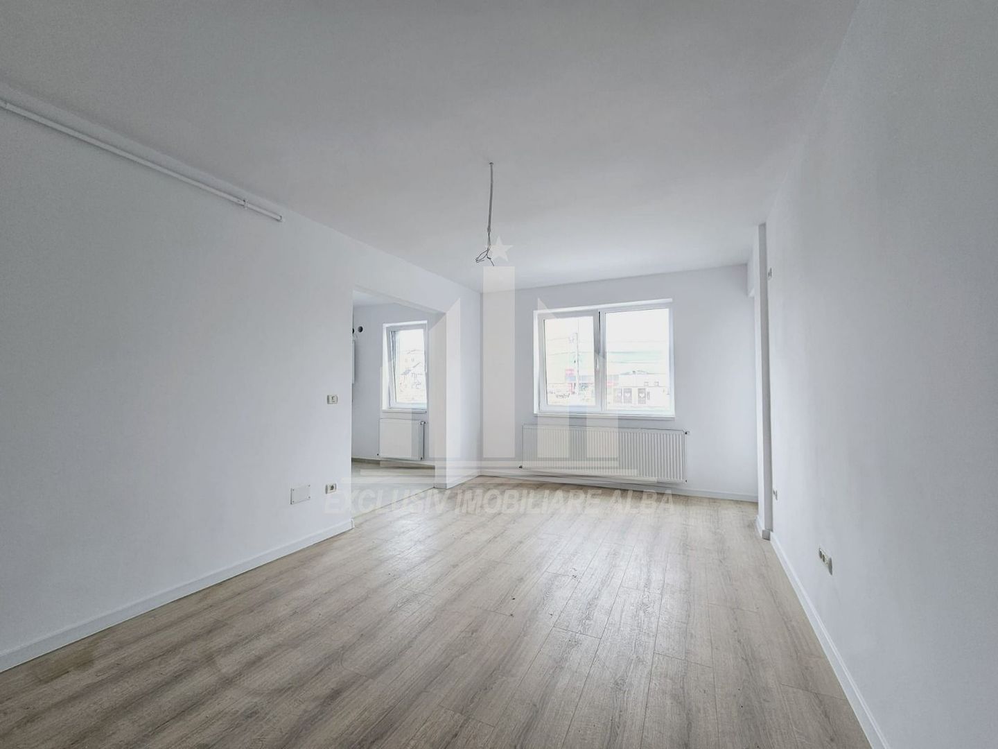 Apartament cu 3 camere decomandate, Alba-Micesti - Poză 1