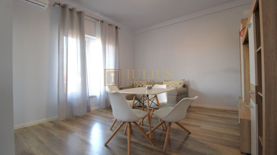 Casa cu 3 camere, locuri de  parcare, curte - Poză 2