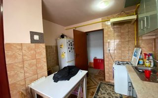 Apartament spatios cu 3 camere, zona Liana Bucovinei - Poză 3