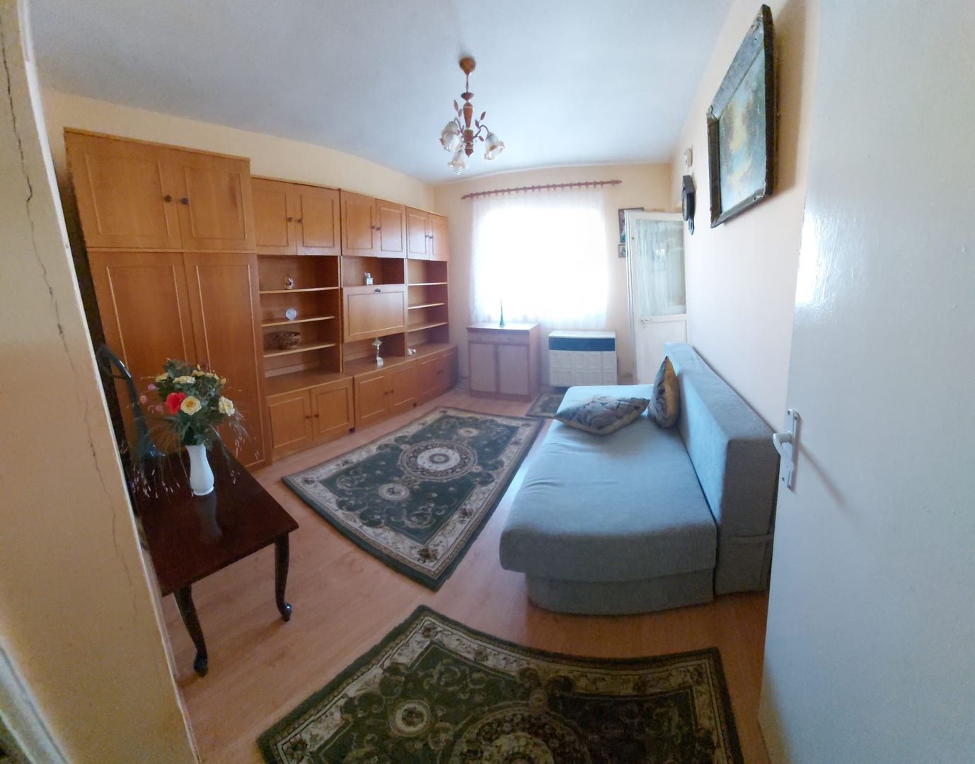 Garsonieră 27 mp cu balcon -bloc 3 etaje-mobilată utilată-bloc an 1980 - Poză 1