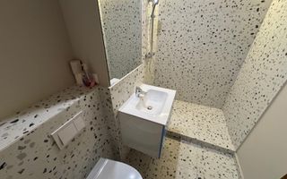 Apartament cu 3 camere, 85 mp, Zona Central - Poză 9