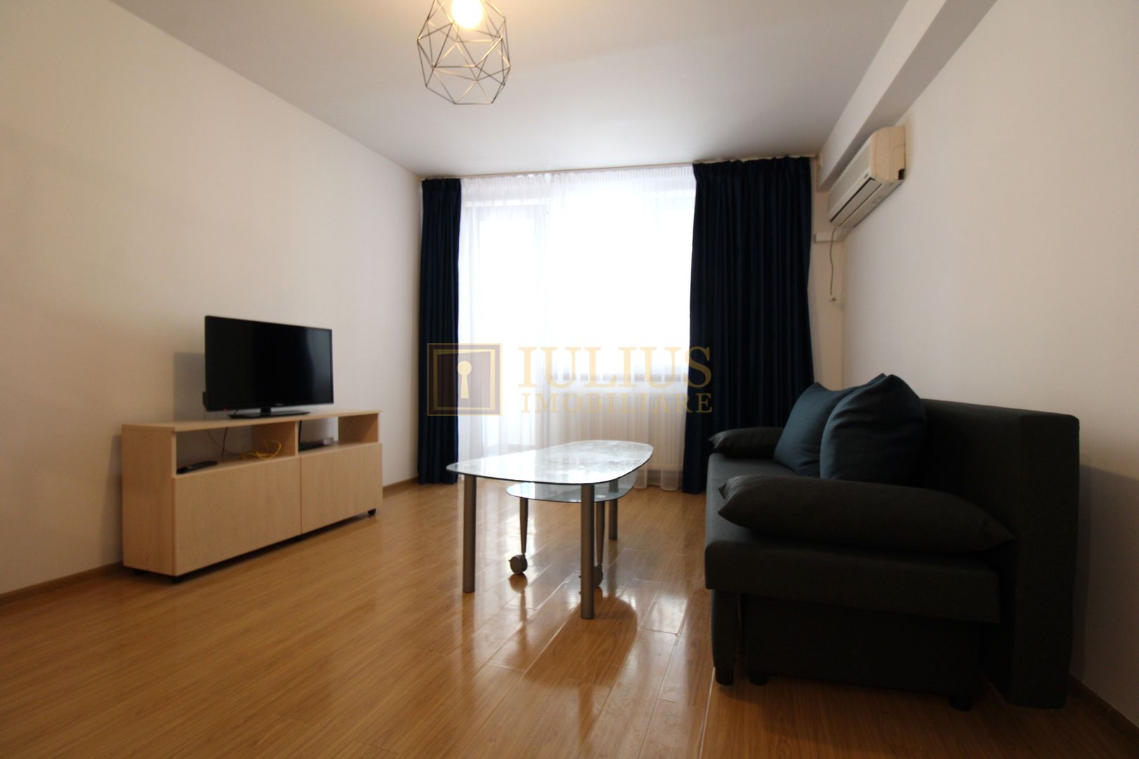 Piata Victoriei, 2 camere, centrala proprie, pet-friendly - Poză 3