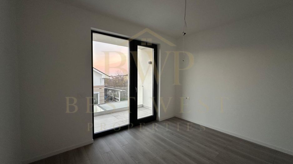 Duplex 1/2 4 camere, 3 băi, la strada principală Mosnita Veche - Poză 12