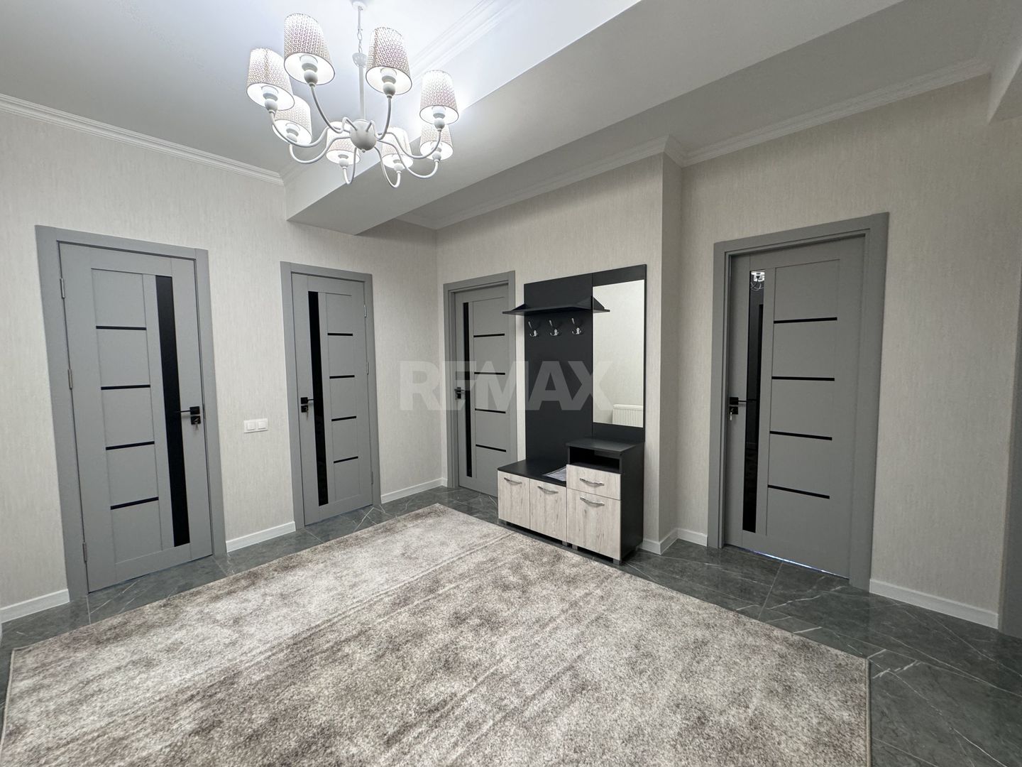 In chirie apartament cu doua camere - Poză 1