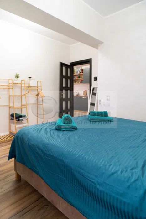 2 cam SD Royal Town, 56 mp, 2 balcoane, parcare, mobilat ,169.000 € - Poză 10