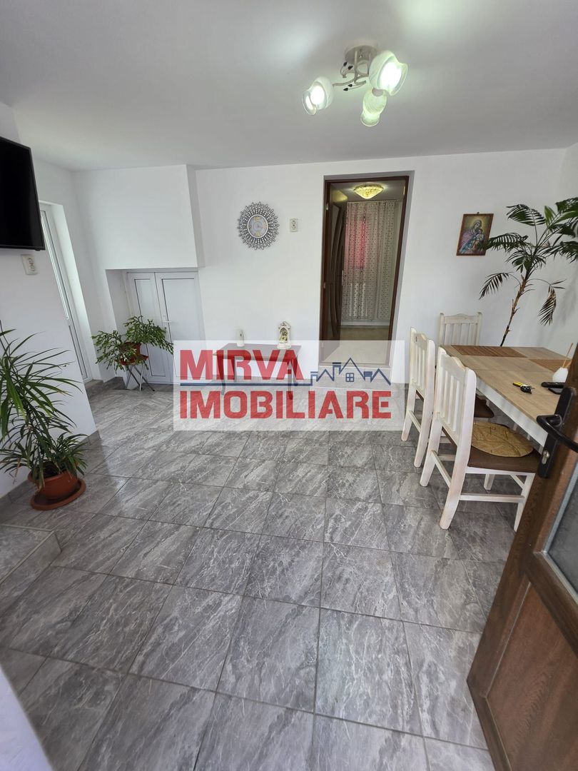 🏡 Casă renovată cu 6 camere, teren 557 mp – Berceni, Prahova - Poză 30