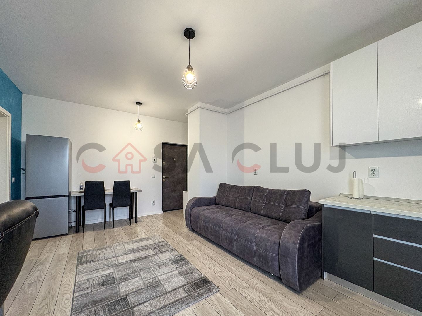 2 camere la cheie, bloc nou - Poză 2