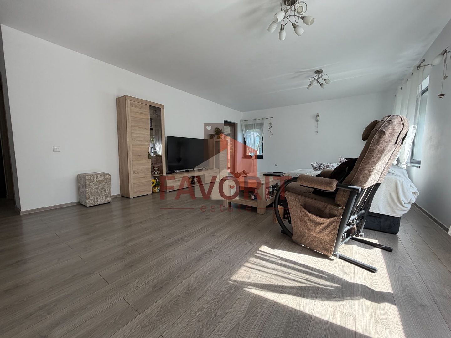 Casa individuala in Sacalaz | Piscina | Garaj | Teren 1000 mp | - Poză 4