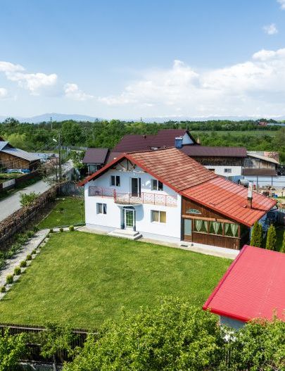 Casa cu teren generos si gradina spectaculoasa – Comuna Cuca, Arges! - Poză 1
