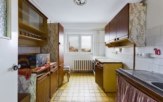 Apartament central cu 4 camere - Poză 3