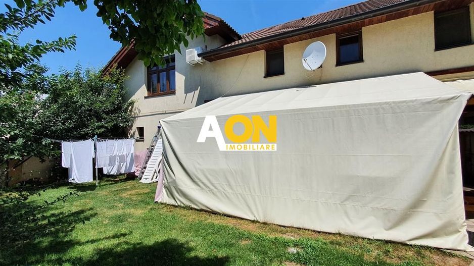 Casa 10 camere, ideala ca pensiune, zona Cetatii Alba Carolina - Poză 3