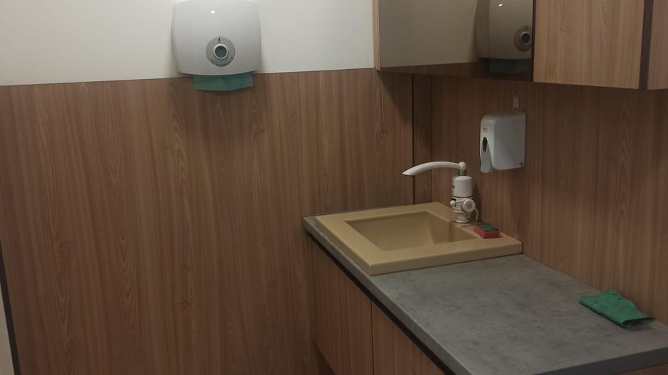 COMPLEX CU CASA DE LOCUIT  ZONA SANGEORGIU - Poză 8