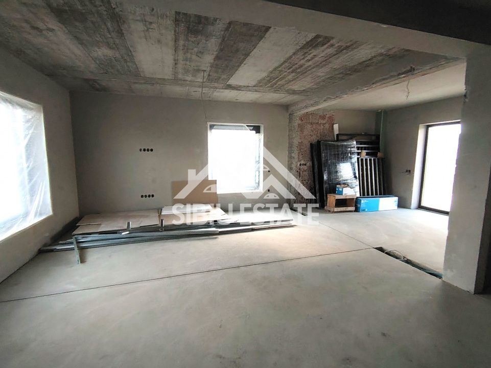 Casa 4 camere, 3 bai, garaj si curte larga, Sibiu Selimbar - Poză 12