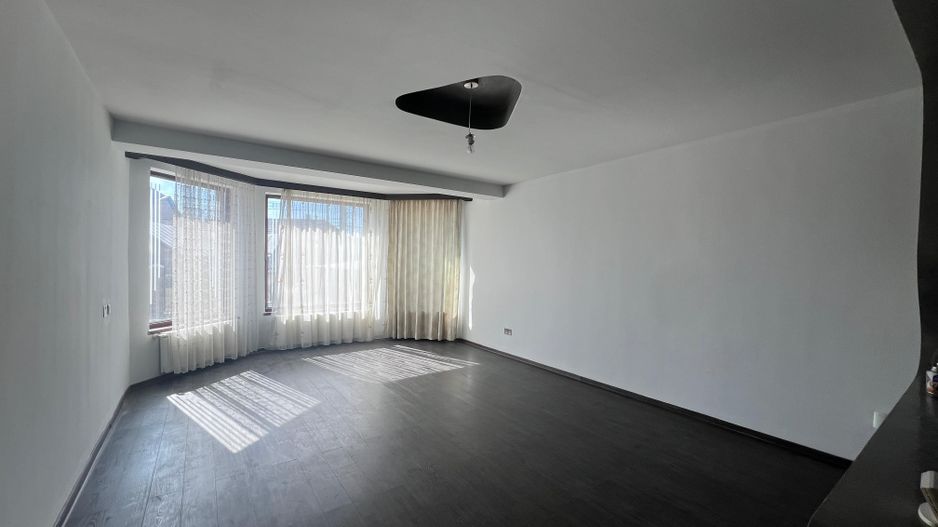 Vilă Individuală cu 5 camere – Cartier Mihai Viteazu - Poză 3