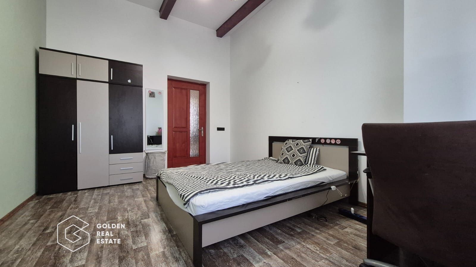 Casa cu teren de 958 mp, oras Lipova - Poză 5