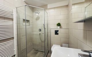 Garsonieră decomandată, complet renovată, etaj 1, zona Judetean - Poză 9