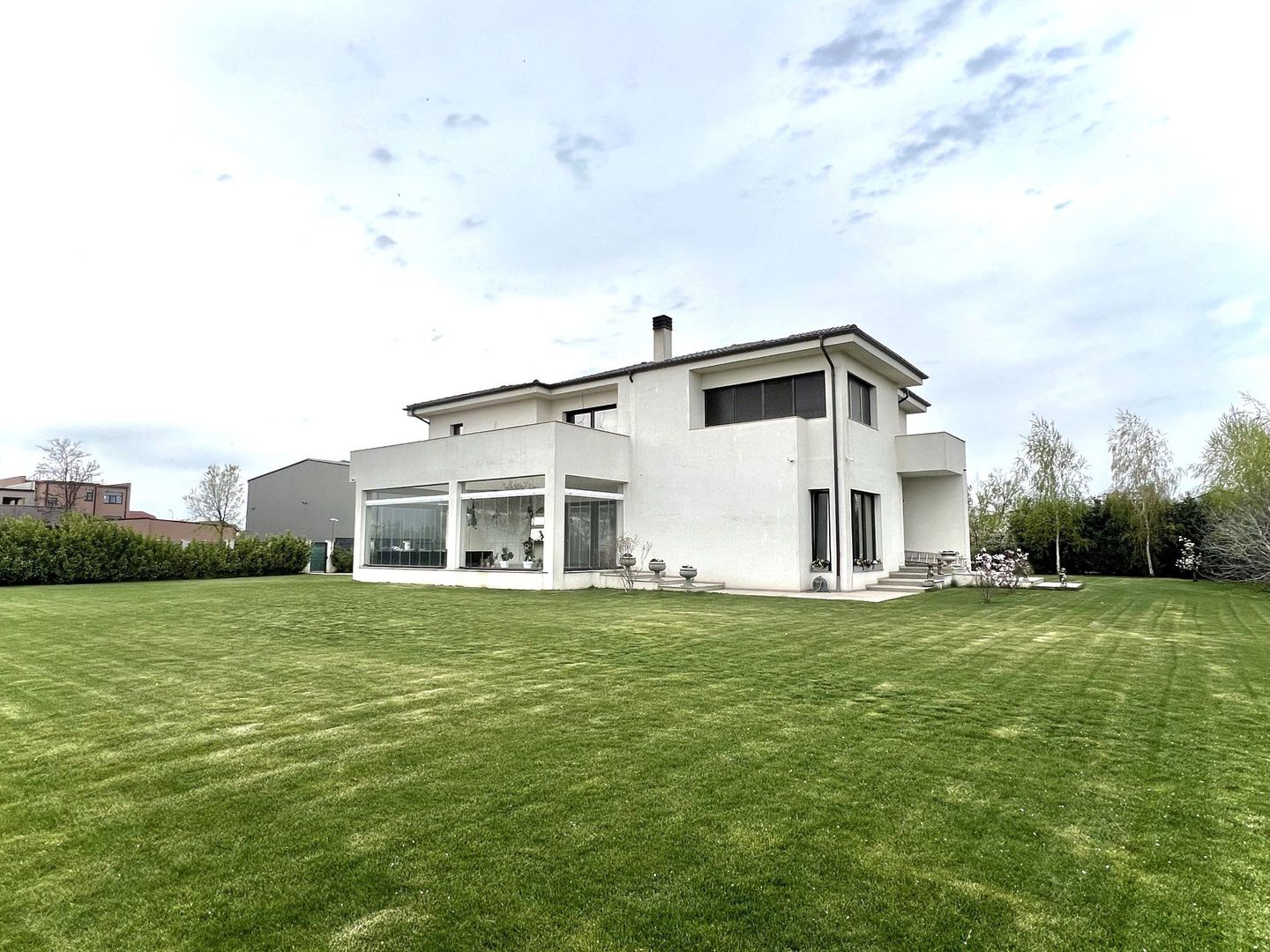 Proprietate deosebita suprafete generoase 580 mp teren 2076 mp - Poză 20