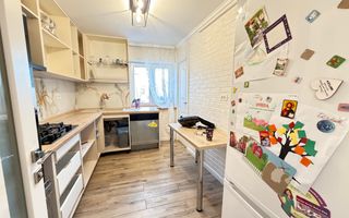 Apartament decomandat cu 3 camere si 2 bai in zona Soarelui - Poză 9