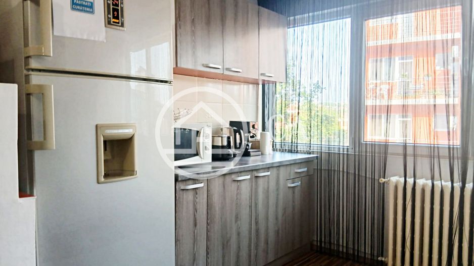 Apartament de vânzare cu 3 camere în zona Rogerius, Oradea - Poză 8